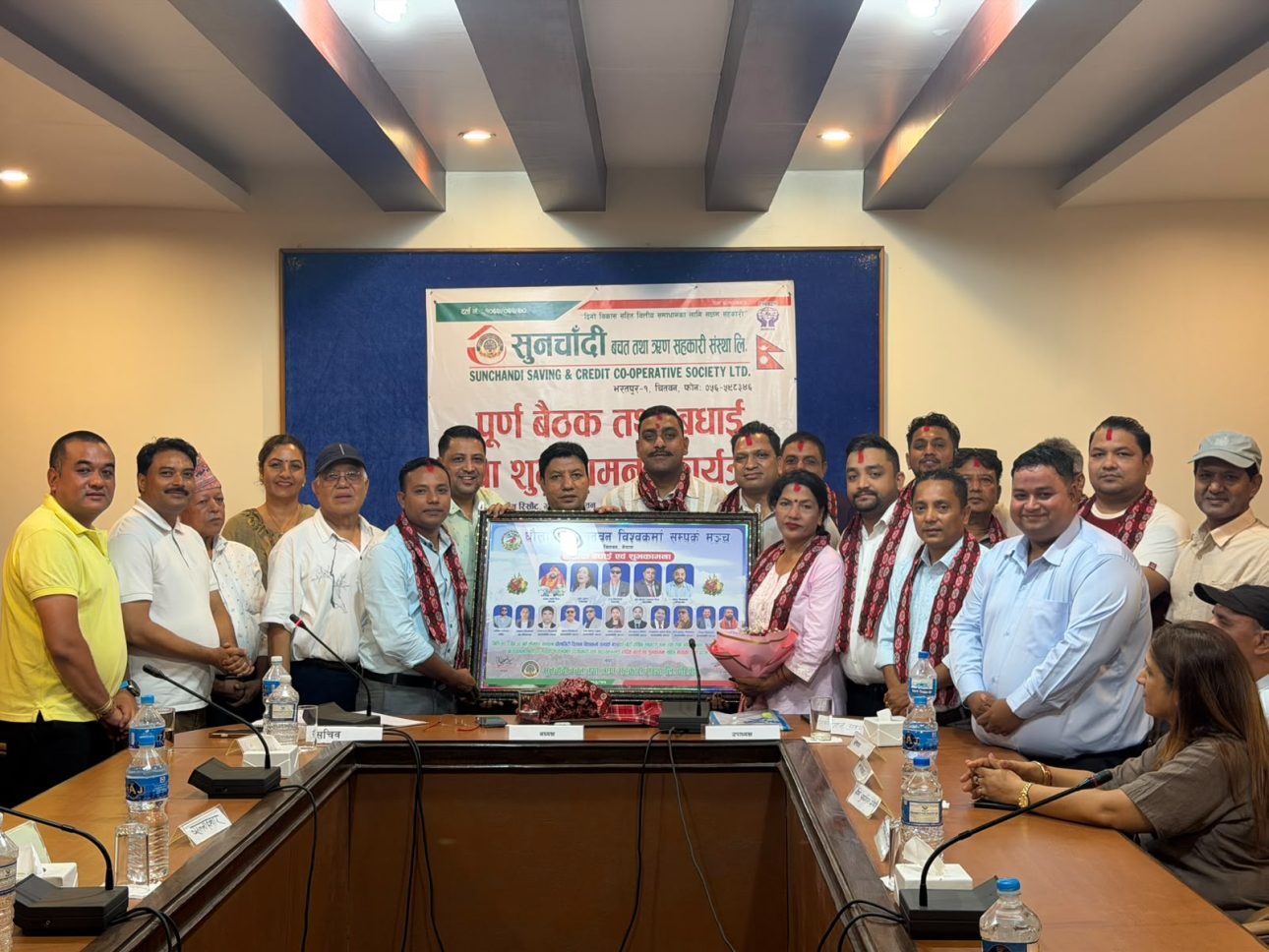 मञ्चको नवनिर्वाचित कार्यसमितिलाई सुनचाँदी साकोसद्वारा सम्मान